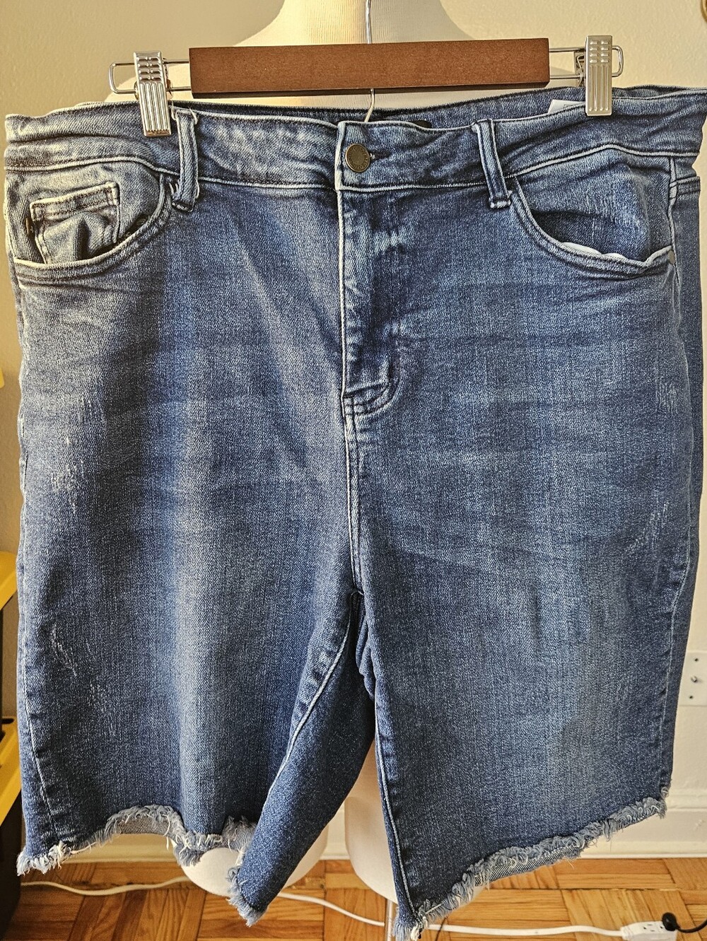 Judy Blue- Women's 3XL Blue Denim Shorts Stretch 94% Cotton